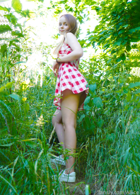 Alisaya_ nude actress photos