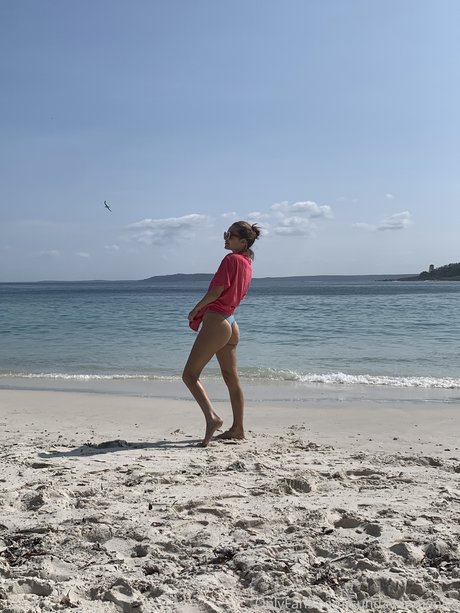 shemale fucks girl onlyfans free picture