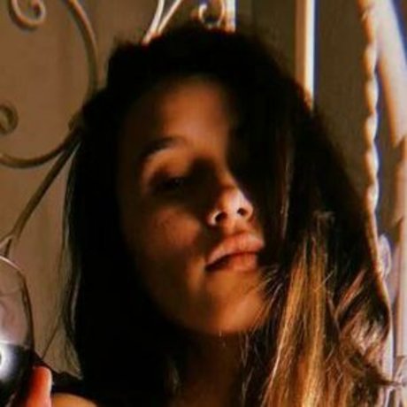 Nayvi Diaz pornstar pretty pic