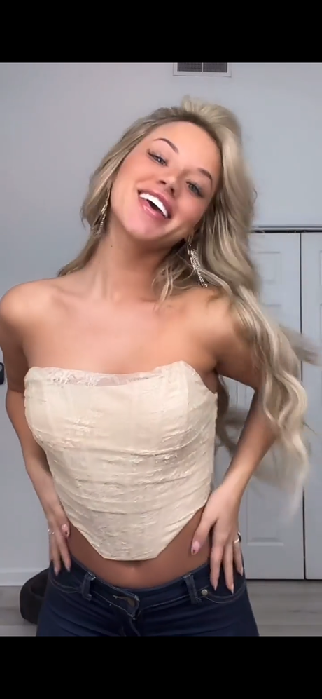 girl on girl onlyfans pornos image