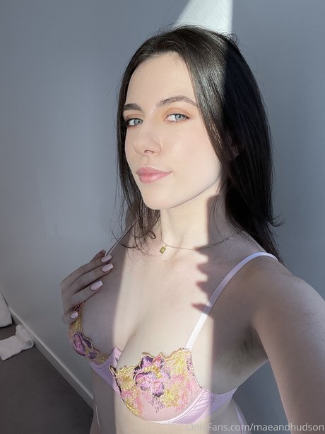 M Cartia_ perfect model photo