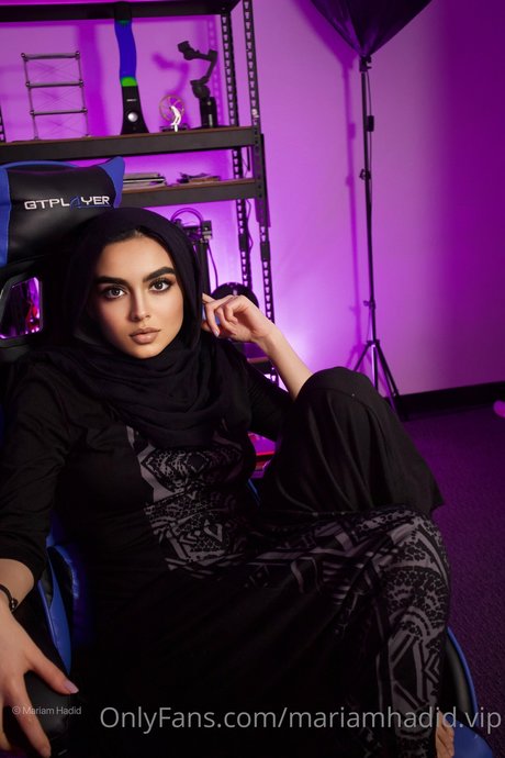 Mariam Hadid hot star archive