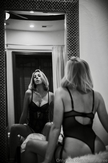 Lovelylofree hot model archive