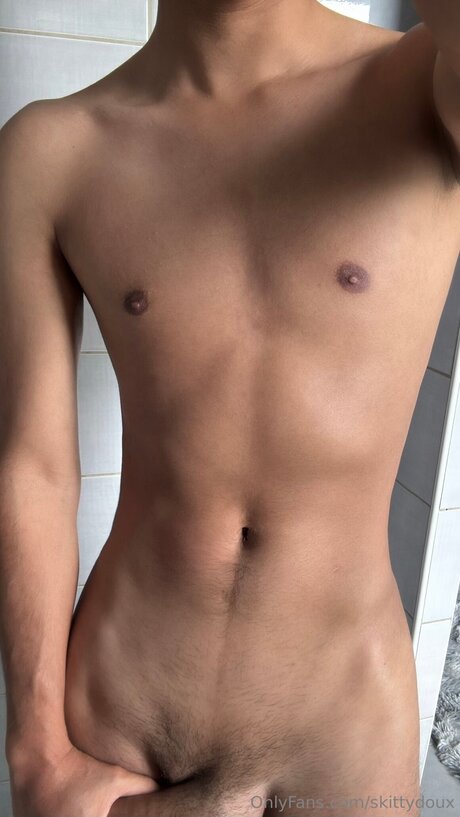 Skittydoux model hd image