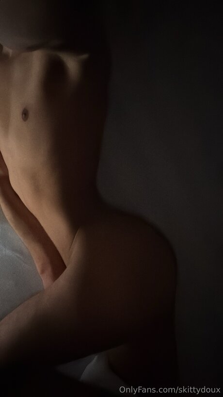 Skittydoux nude star images