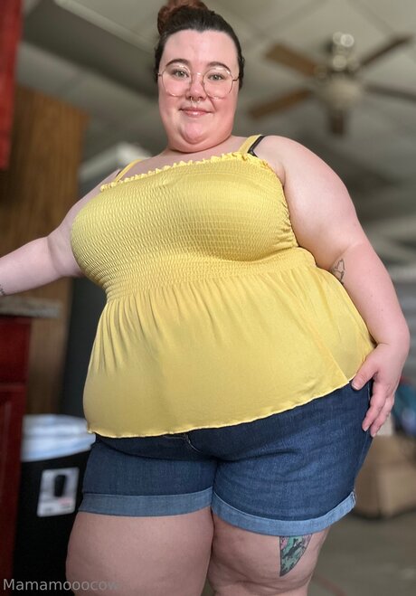 Mamamooocow high quality model photos