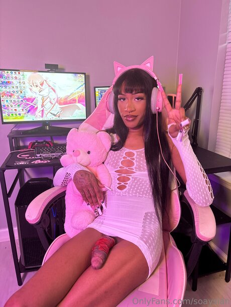 Soaysian free model picture