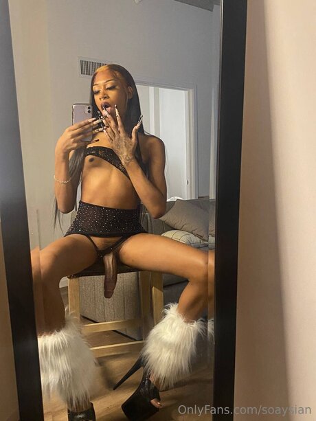 Soaysian model beautiful images