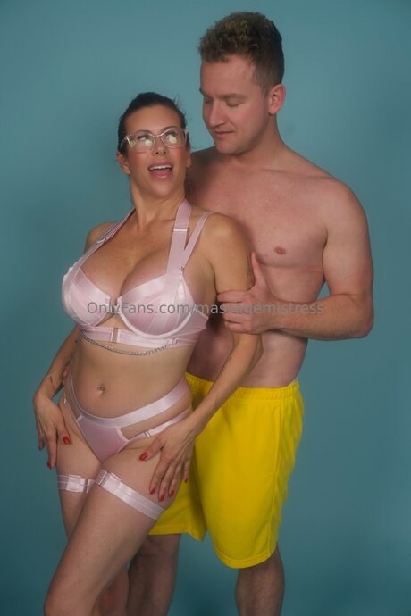 Massagemistress free pornstar photo