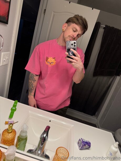 Himbohyena nudes model images