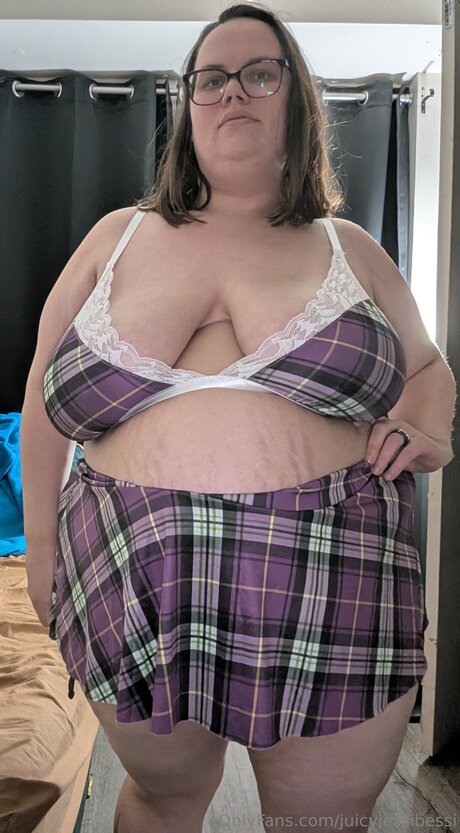 Juicyjessibessi pornstar free photos