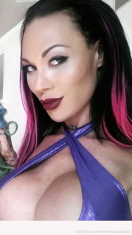 Themiaisabella pornstar naked photo