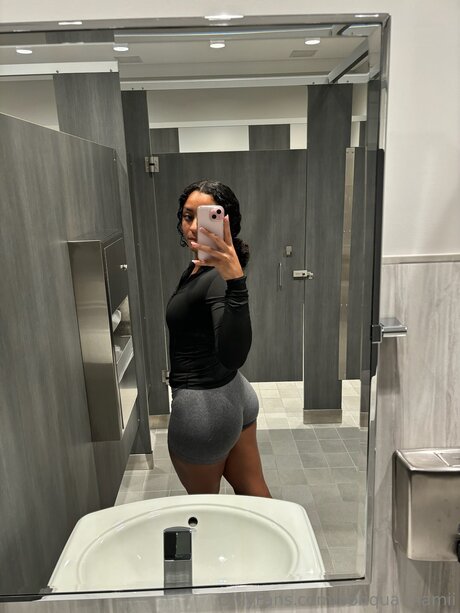 Boriqua Mamii erotic model image