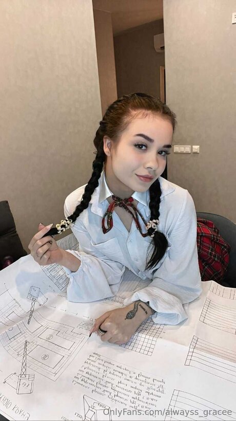 Alwayss Gracee erotic model pictures