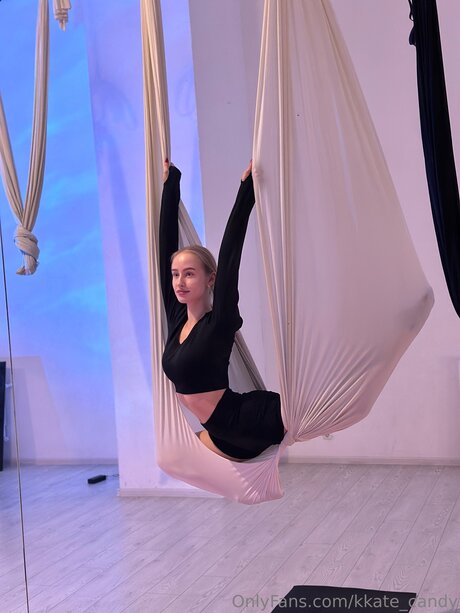 Kkate Candy model top images