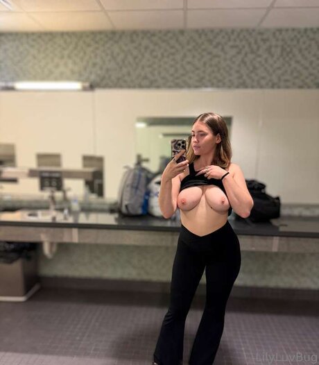 Babyyraisin erotic model gallery