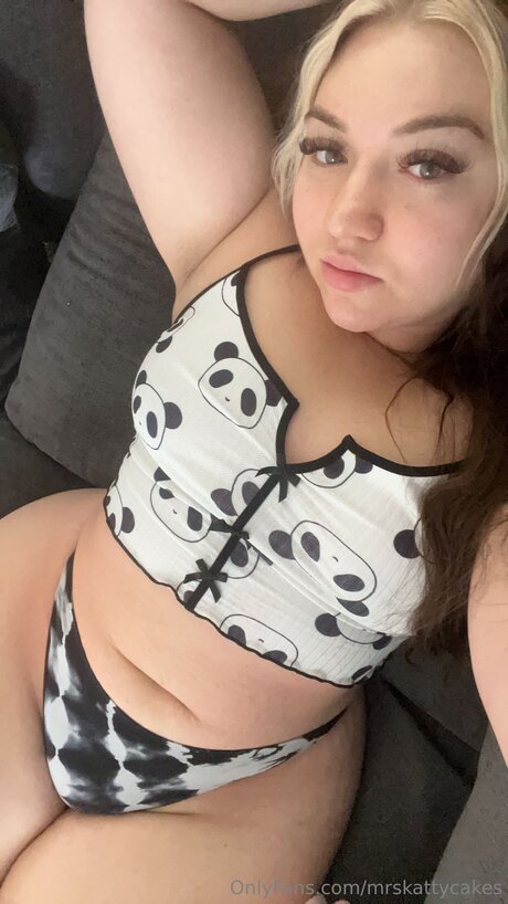 Mrskattycakes nude model image