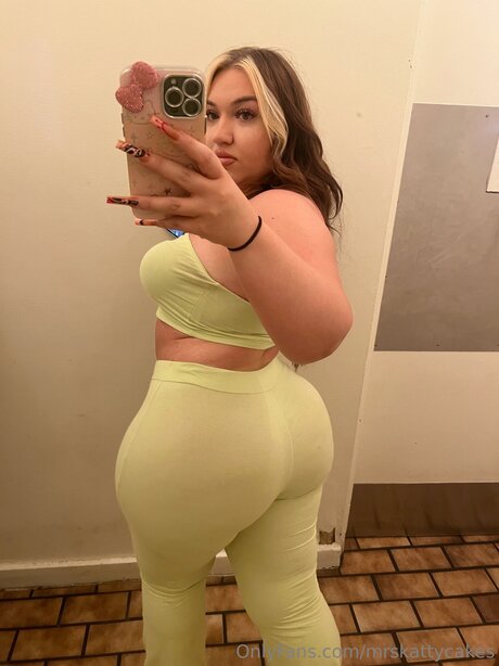 teen young onlyfans pornographic photos