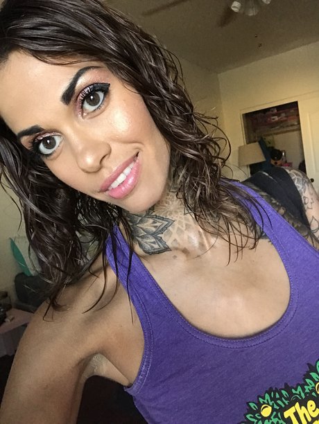 Aili Xposed porn actress galleries