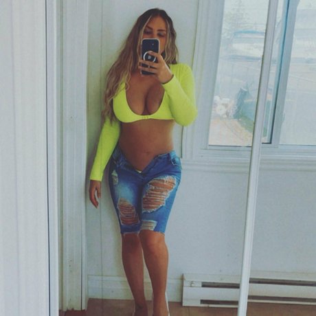 Mel Eeeelll pornstar nude picture