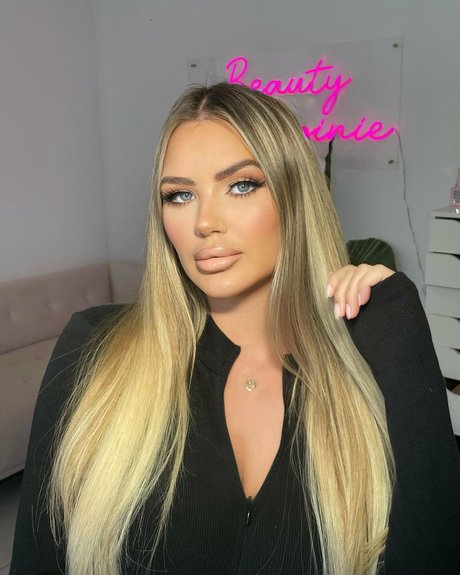 Mel Eeeelll model pornographic archive