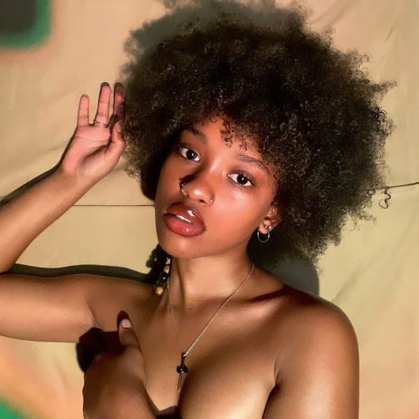 Little Me hd model img