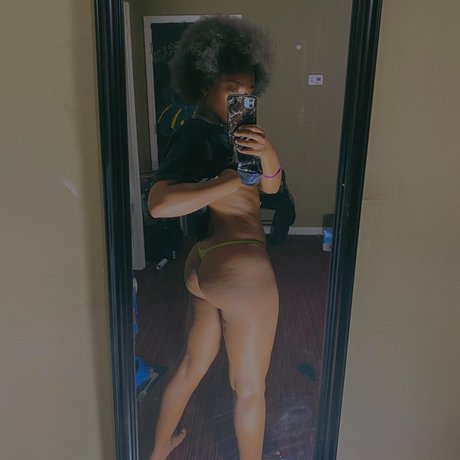 Little Me naked actress pictures