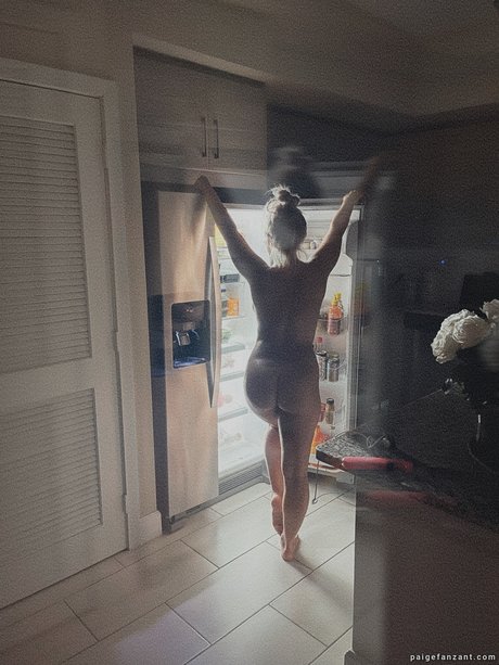 ass spread onlyfans erotic gallery