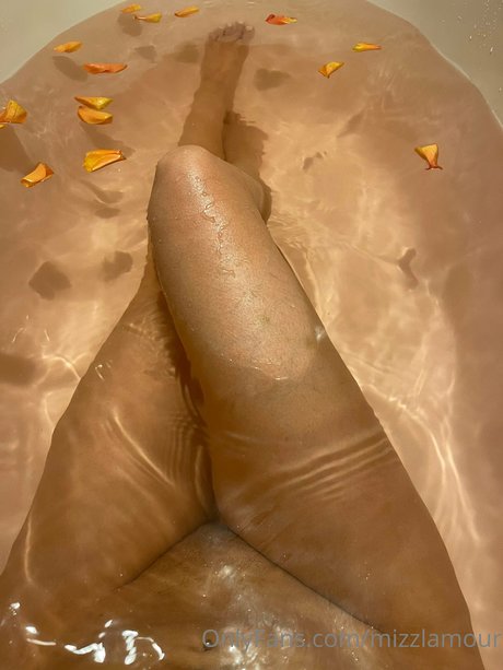 _Mizzlamour art actress pic