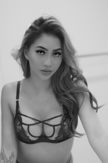 _Mizzlamour pornstar adult pictures