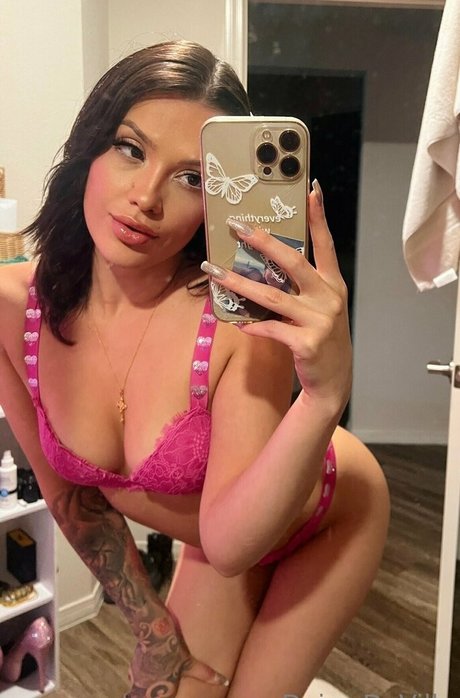 Daisy Deville model adult photos