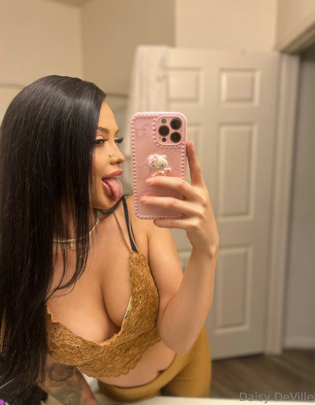 Daisy Deville free model archive