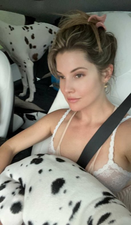 tiny asian onlyfans erotic pic