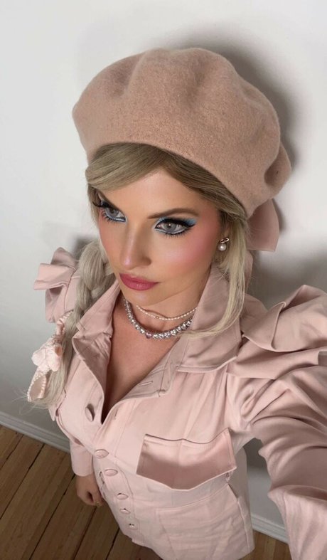 skinny shemale onlyfans pretty img