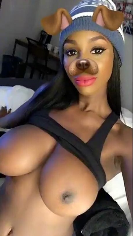 Lexi Hart_ model free image