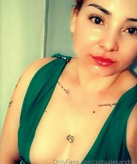 zotaalexandra model photo