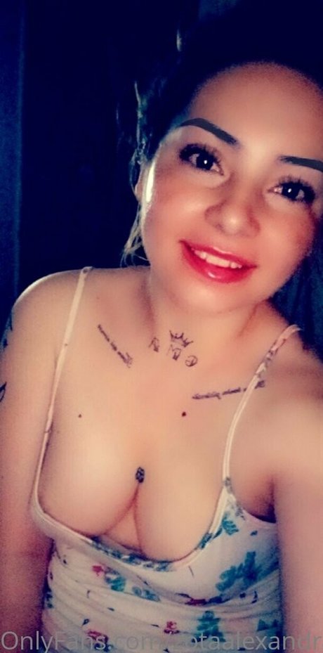 zotaalexandra hot star photo