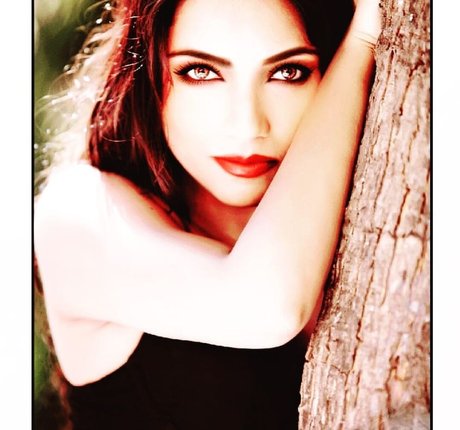 Zoya Rathore star nudes gallery