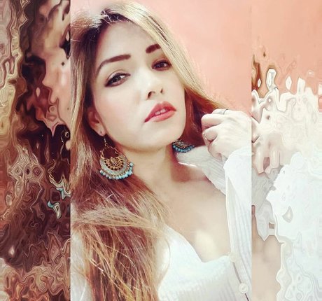 Zoya Rathore pornstar hd photos