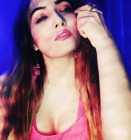 Zoya Rathore nude model pic