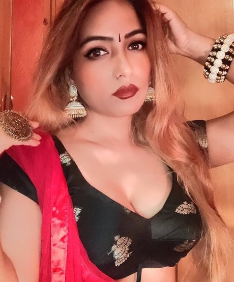 Zoya Rathore nudes star picture