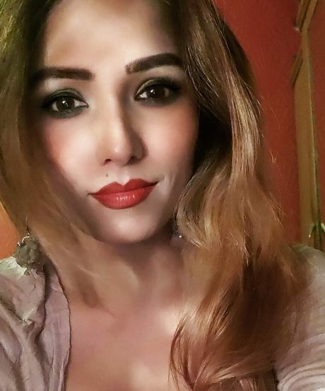 Zoya Rathore pornstar top photo