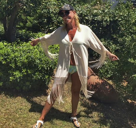 Zumrut Nural Dorman exclusive model image