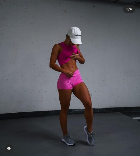 Zuzana Kardos sexy actress photos