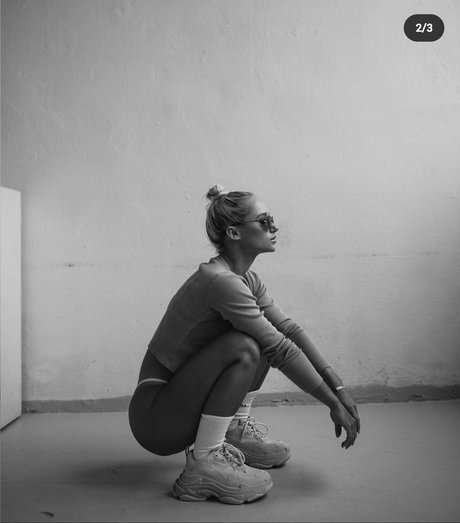 busty mom onlyfans perfect pictures