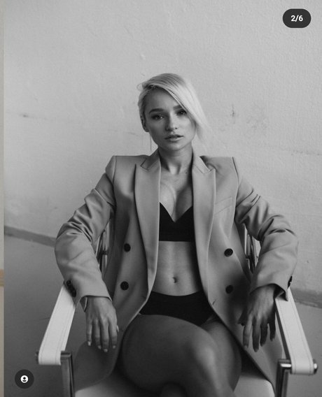 Zuzana Kardos model top archive