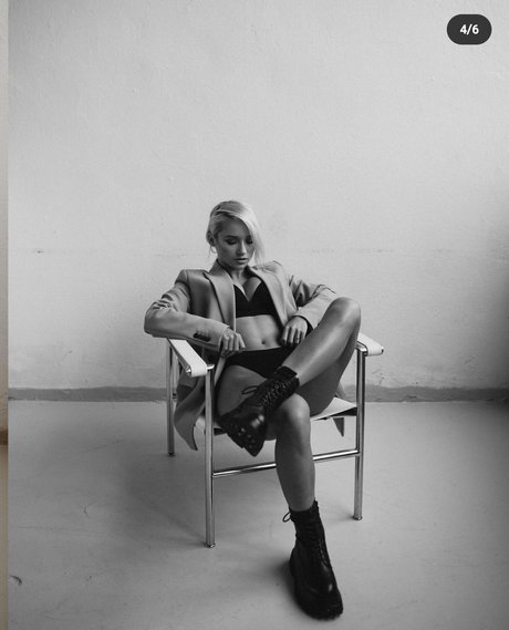 Zuzana Kardos nice pornstar pictures