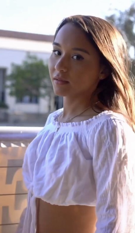 Alahnaly perfect model picture