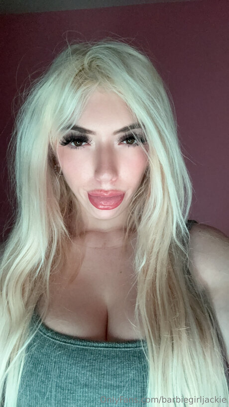 Barbiegirljackie pretty model pic
