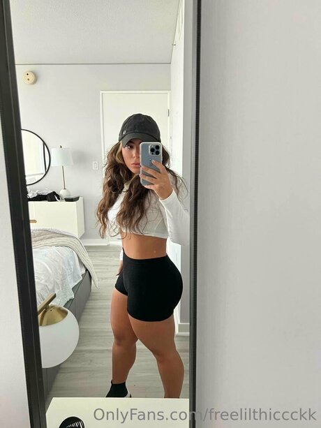 Lilthiccckktv pornstar exclusive pics